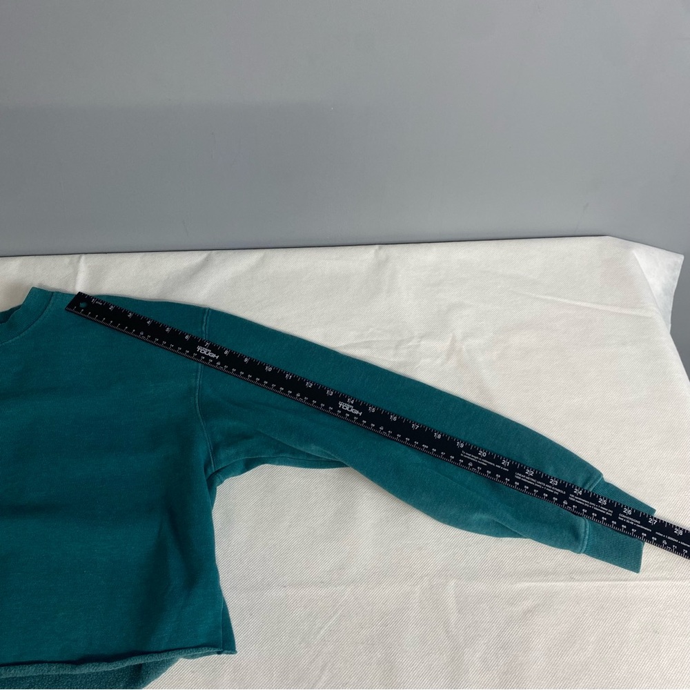 Wild Fable Green Women’s Cropped Sweatshirt Size Medium Teal New York - Picture 12 of 14